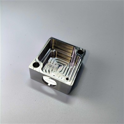 Base dell'alloggiamento lavorata a CNC